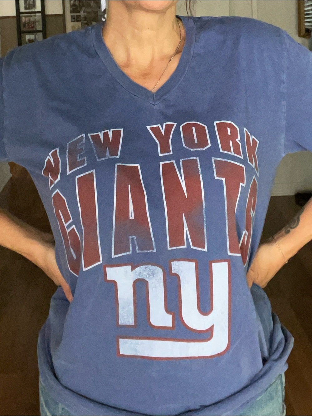 NFL Blue New York Giants Graphic V-Neck Tee